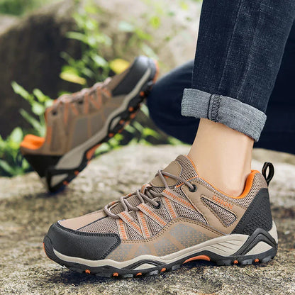Geländeschritt - Trekking­schuhe