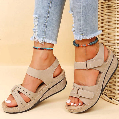 Ulm - Bequeme Orthopädische Sandalen mit Keilabsatz